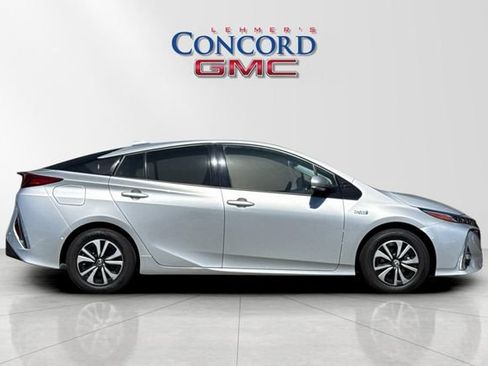 Used 2018 Toyota Prius Prime Advanced FWD image 3