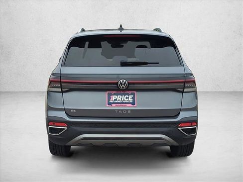 Used 2025 Volkswagen Taos SE FWD image 6