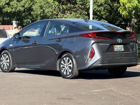Used 2020 Toyota Prius Prime XLE FWD image 6