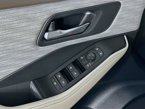 Certified 2023 Nissan Rogue SV AWD/4WD image 24