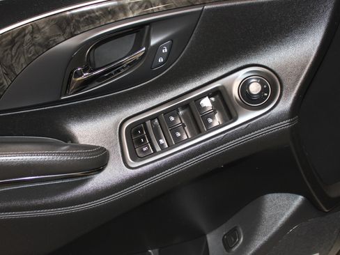 Used 2015 Buick LaCrosse Premium w/ Driver Confidence Package #1 FWD image 9