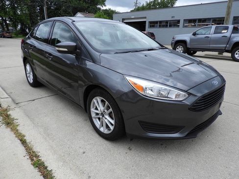 Used 2017 Ford Focus SE FWD image 11