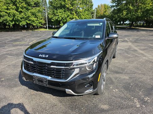 Used 2024 Kia Seltos S AWD/4WD image 2