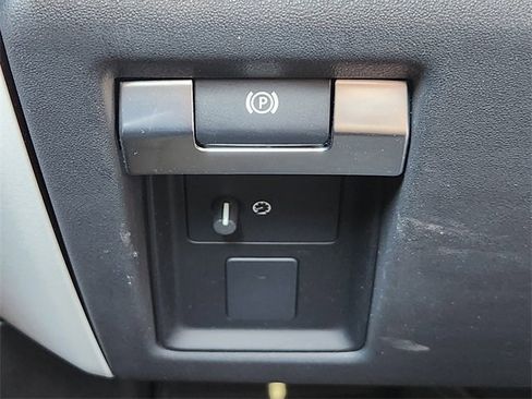 Used 2025 Land Rover Defender 110 S image 21