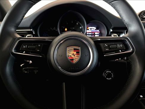 Used 2026 Porsche Macan AWD/4WD image 18
