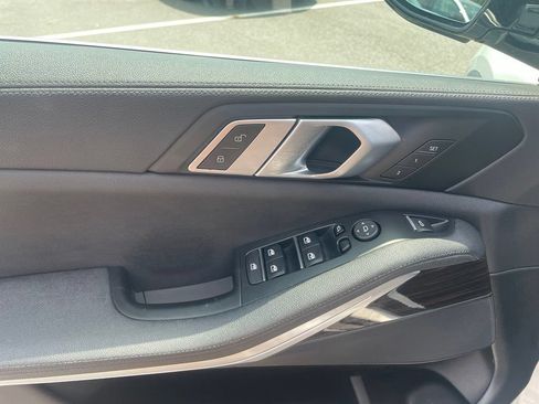 Used 2021 BMW X5 xDrive40i AWD/4WD image 11