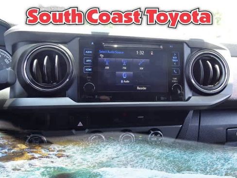 Used 2017 Toyota Tacoma TRD Sport RWD image 29