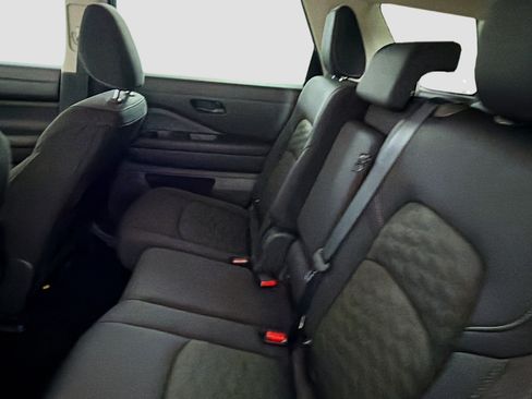 Used 2024 Nissan Pathfinder SV FWD image 27