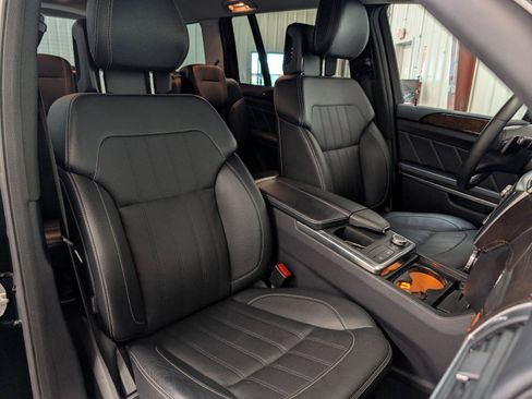 Used 2014 Mercedes-Benz GL 450 4MATIC image 6