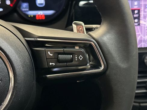 Certified 2025 Porsche Macan AWD/4WD image 28