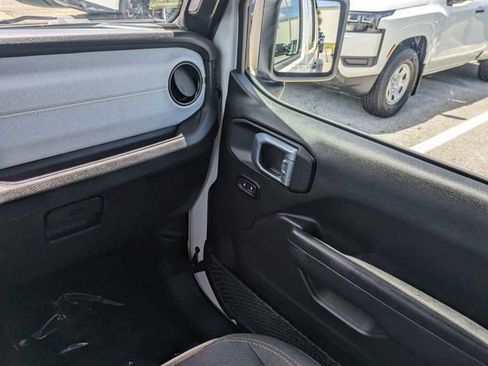 Used 2025 Jeep Wrangler Unlimited Sport AWD/4WD image 17