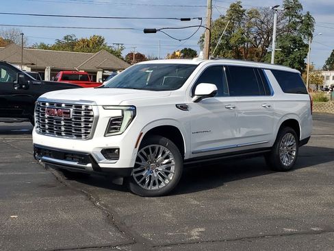 New 2026 GMC Yukon XL Denali w/ Denali Reserve Package image 33