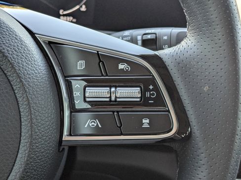 Used 2025 Kia Seltos SX w/ SX Sunroof Package image 30