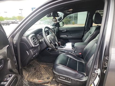 Used 2023 Toyota Tacoma TRD Pro AWD/4WD image 9