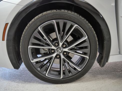 Used 2024 Toyota Prius XLE image 15