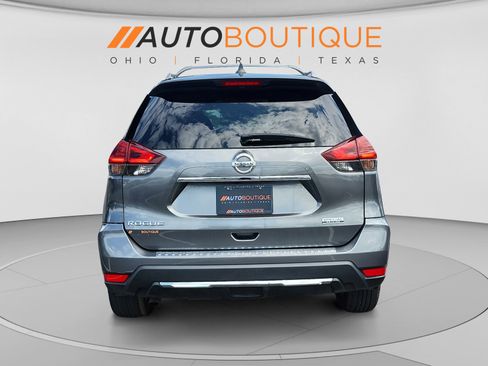 Used 2019 Nissan Rogue S w/ Special Edition Package FWD image 4