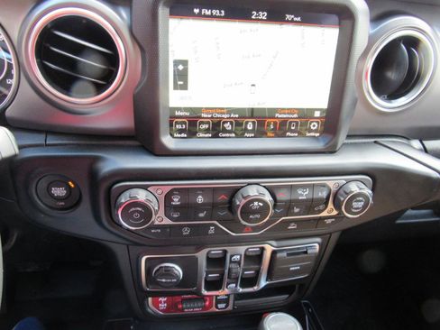 Used 2023 Jeep Gladiator Rubicon w/ Cold Weather Group image 26