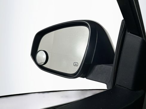 Used 2016 Toyota Highlander XLE image 16