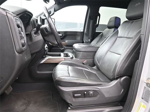 Used 2020 Chevrolet Silverado 2500 High Country w/ Technology Package image 12