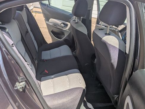 Used 2014 Chevrolet Cruze LS FWD image 13