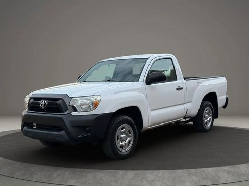Used 2014 Toyota Tacoma 2WD Regular Cab image 1