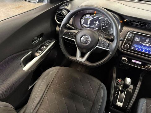 Used 2018 Nissan Kicks SV FWD image 18