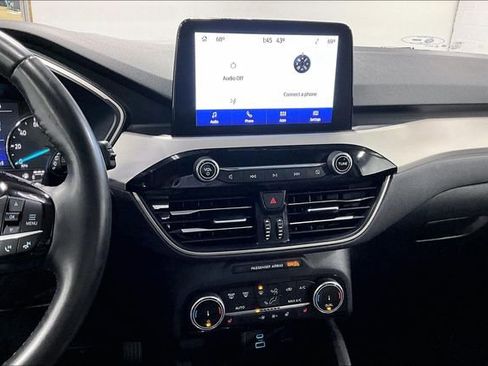 Used 2022 Ford Escape SE w/ Cold Weather Package image 4