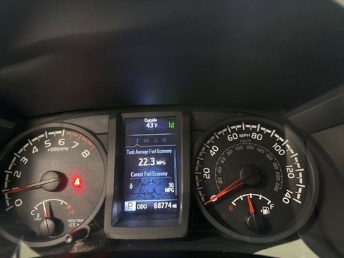 Used 2019 Toyota Tacoma SR image 24