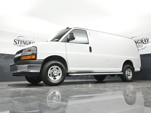 Used 2024 Chevrolet Express 2500 w/ Driver Convenience Package RWD image 31