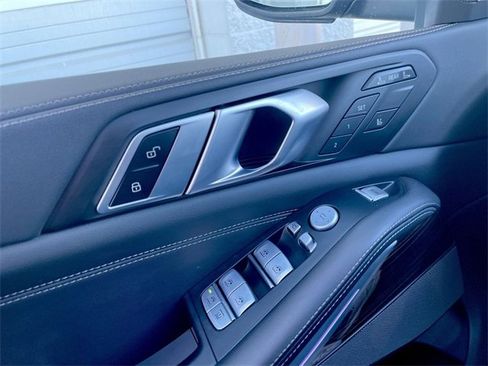 Used 2025 BMW X7 xDrive40i image 13