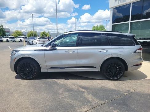 Certified 2024 Lincoln Aviator Reserve w/ Jet Package AWD/4WD image 4