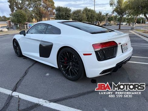 Used 2018 Audi R8 V10 w/ Carbon Exterior Package image 33