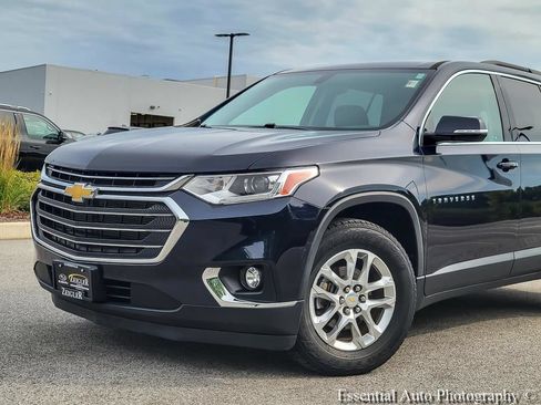 Used 2020 Chevrolet Traverse LT FWD image 2