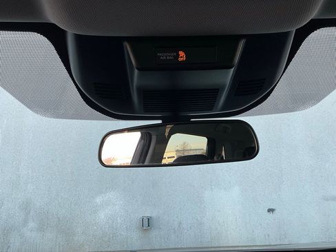 Used 2025 Nissan Rogue SV image 18