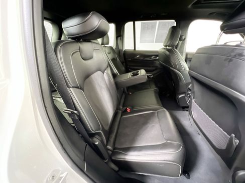 Used 2023 Jeep Grand Cherokee Altitude image 26