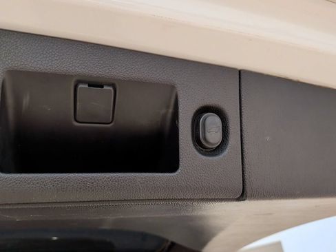 Used 2017 Chevrolet Suburban LT AWD/4WD image 43