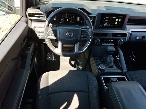 Used 2026 Toyota 4Runner SR5 AWD/4WD image 11