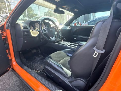 Used 2014 Dodge Challenger R/T RWD image 6