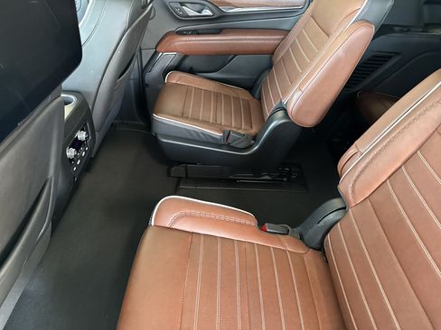 Used 2024 GMC Yukon Denali Ultimate AWD/4WD image 35