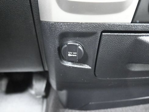 Used 2018 RAM 1500 Classic SLT AWD/4WD image 20