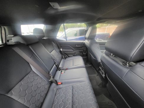 Used 2025 Toyota 4Runner 4WD image 9