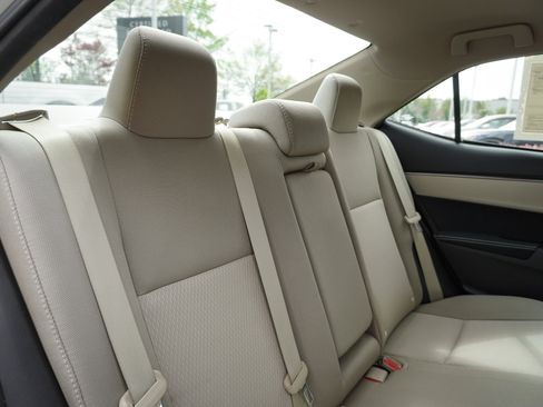 Used 2015 Toyota Corolla LE image 32