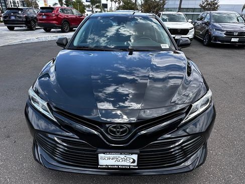 Used 2019 Toyota Camry LE FWD image 3