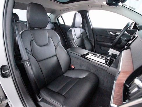 Certified 2023 Volvo S60 T8 Plus image 20