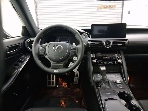 Used 2025 Lexus IS 350 F Sport w/ Navigation Package image 4