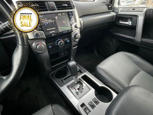 Used 2022 Toyota 4Runner SR5 Premium image 18