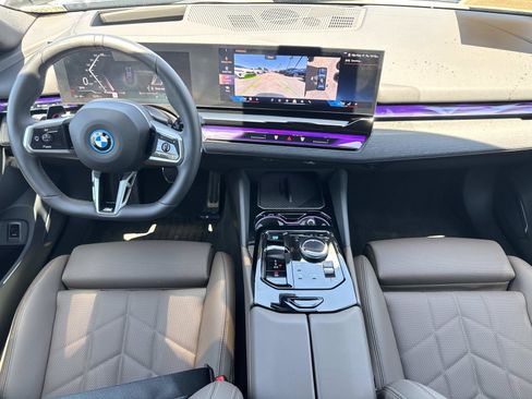 Used 2026 BMW i5 eDrive40 w/ M Sport Package AWD/4WD image 9