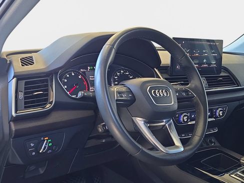 Used 2023 Audi Q5 2.0T Premium w/ Convenience Package AWD/4WD image 17