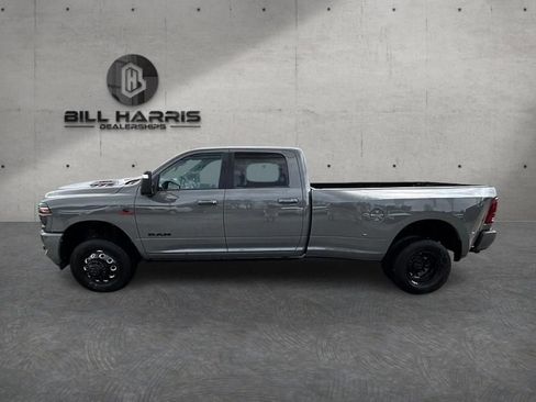 New 2026 RAM 3500 Laramie AWD/4WD image 9