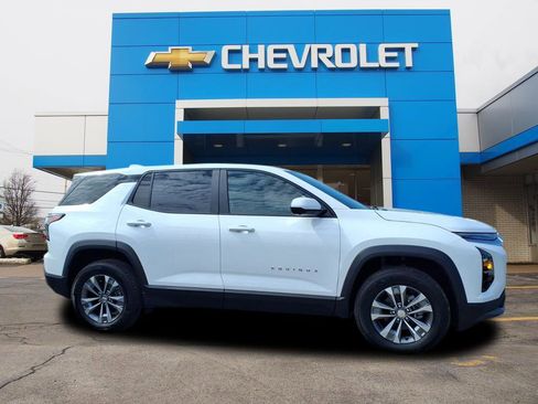 New 2026 Chevrolet Equinox LT w/ Convenience Package II image 2